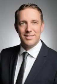 Porträt Prof. Dr. Jan-Frederik Güth